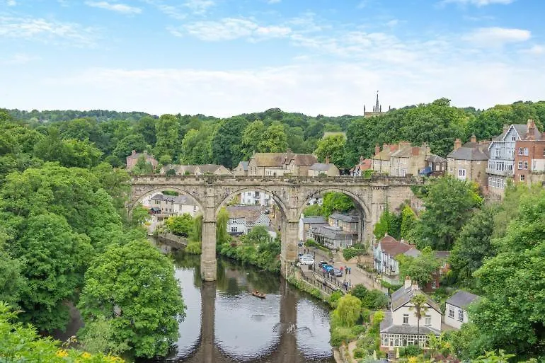 Castle Yard Cottage Knaresborough 0*,